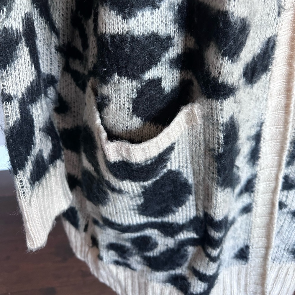 Doe & Rae Boutique Long Duster Open Cardigan Leopard Print Black/Ivory Large - Picture 2 of 9